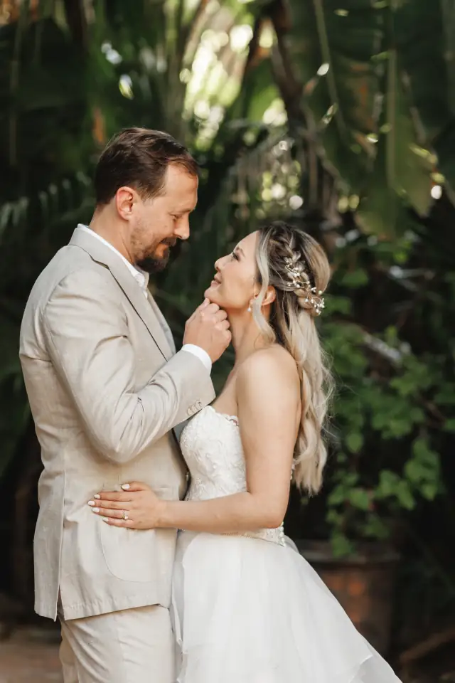 Jenny and Ken wedding at the Hollywood Hills in Los Angeles — Spanish tile & the pool, photograph 2