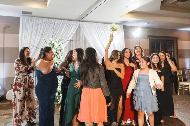 Grace and Oscar wedding at Vellano Estate in Chino Hills — A grand entrance & a joyful rhythm, photograph 18